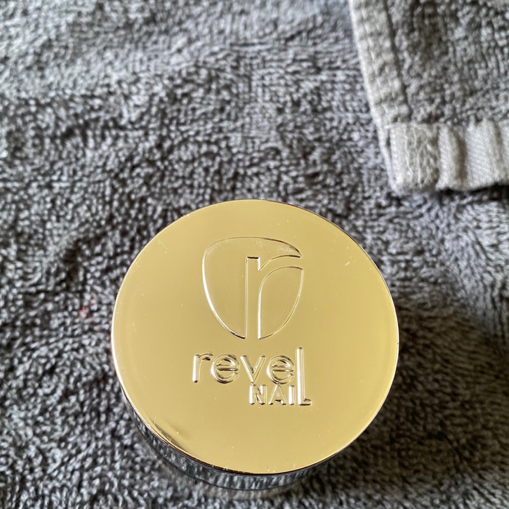 Revel nail dip powder in Victoria 99% full